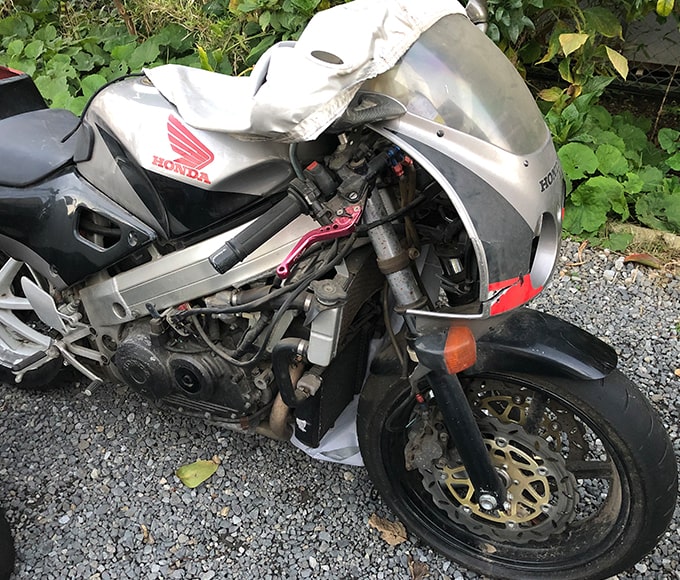 茨城県取手市よりホンダVFR400Rを無料引取いたしました。