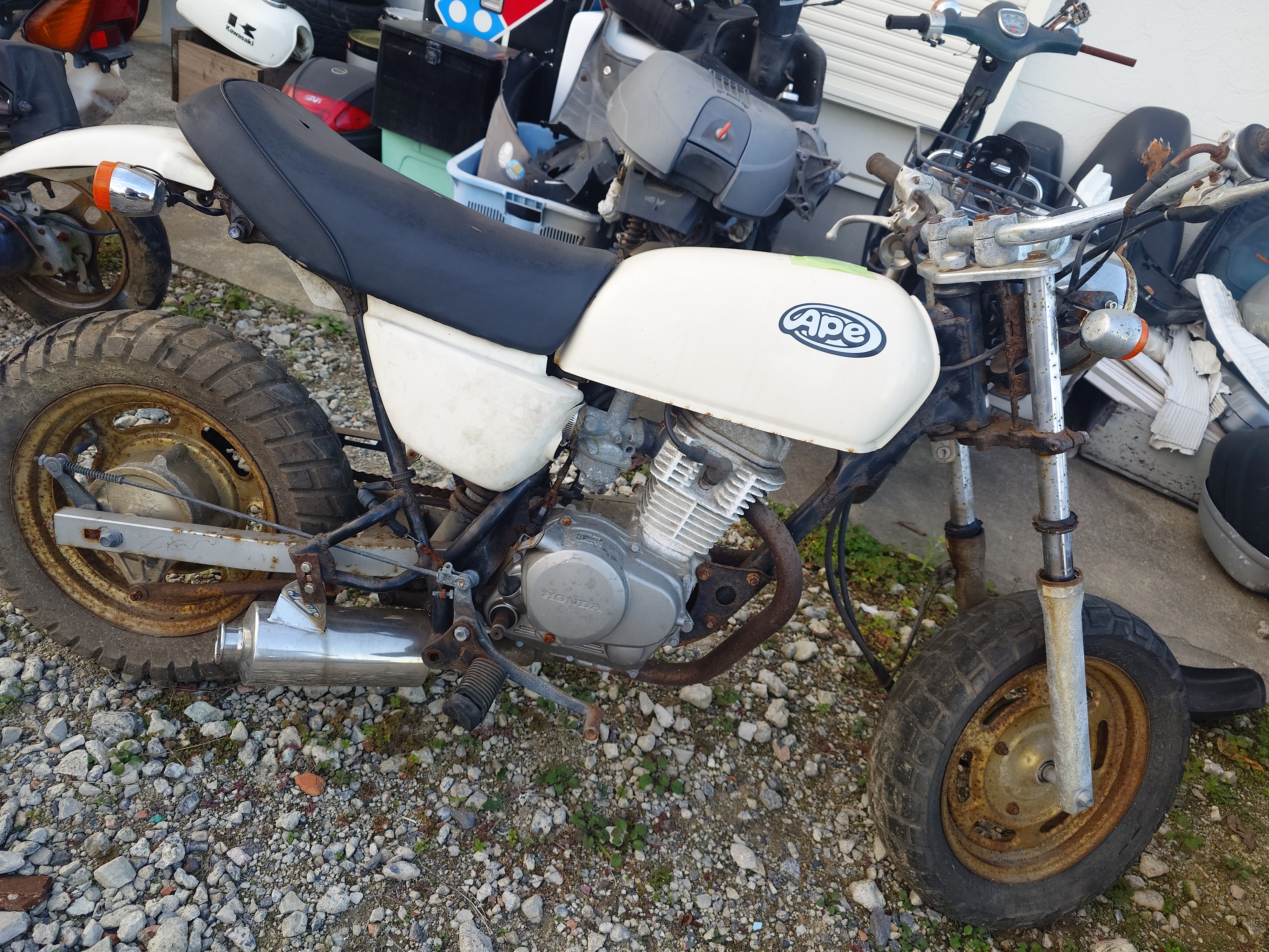 茨城県のつくば市よりホンダのAPEを無料でお引き取り致しました。